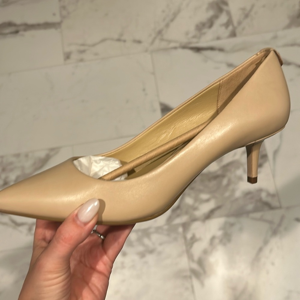 Michael khors  kitten pumps NWT